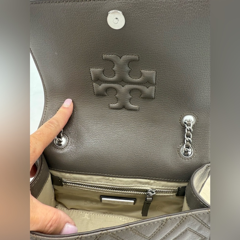 Tory Burch FLEMING CHARM SMALL CONVERTIBLE SHOULDER BAG in Volcanic Stone NWT - Picture 5 of 9